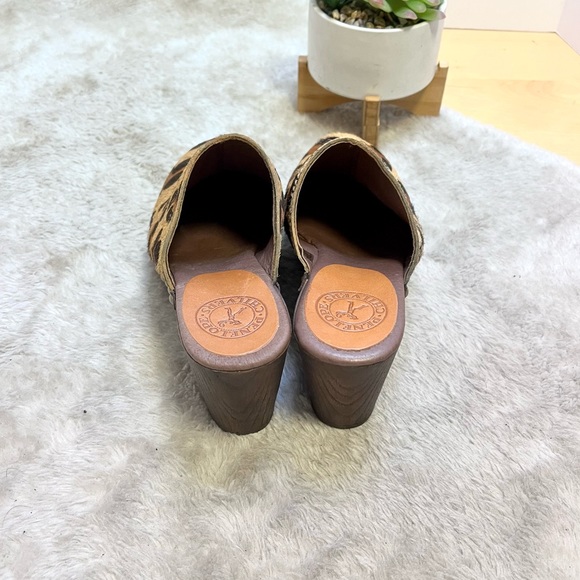 *Penelope Chilvers  | Leopard Print Pony Mid Heel Clogs from Anthropologie Sz 6 - Picture 12 of 15